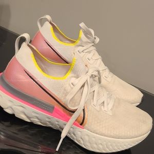 Nike Flyknit size 9.5